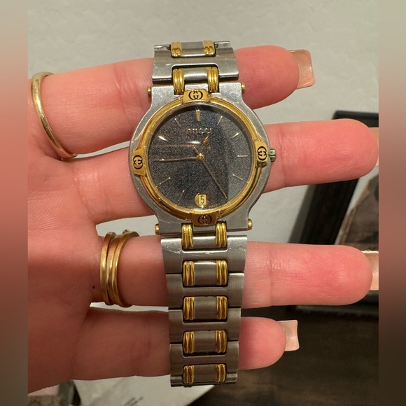 Gucci watch - Picture 3 of 6
